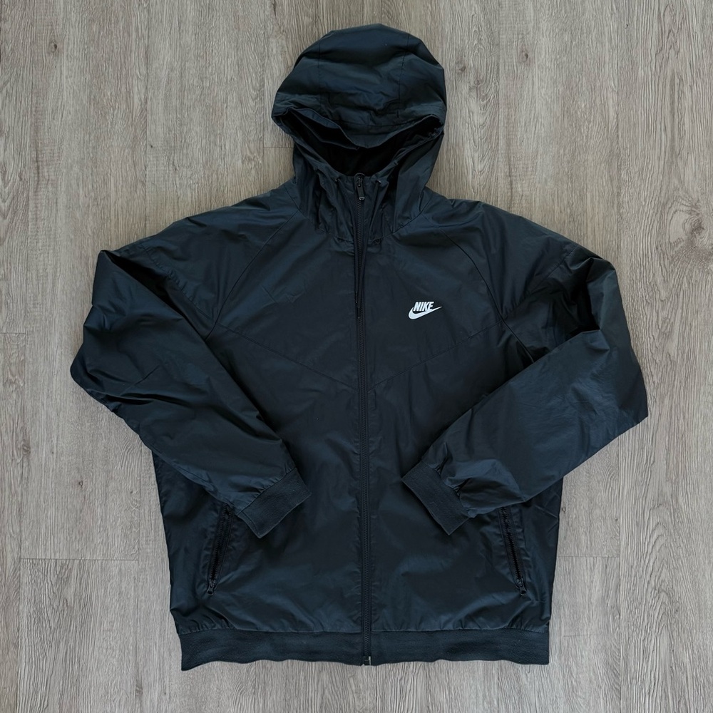 Nike Windbreaker

XL